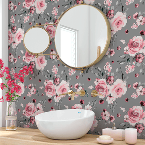 Banheiro-decorado-com-papel-de-parede-vintage-rosas-claras