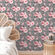 Quarto-decorado-com-papel-de-parede-vintage-rosas-claras- Quarto-decorado-com-papel-de-parede-vintage-rosas-claras-