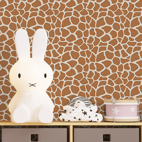 Ambiente-com-papel-de-parede-texturizado-girafa Ambiente-com-papel-de-parede-texturizado-girafa